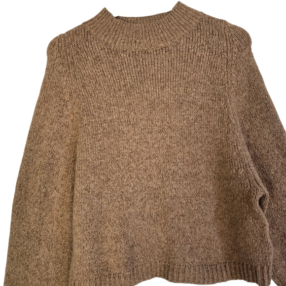 OLD NAVY Women's Size XS 35% recycled material cropped, Mock Turtleneck sweater - Picture 4 of 8